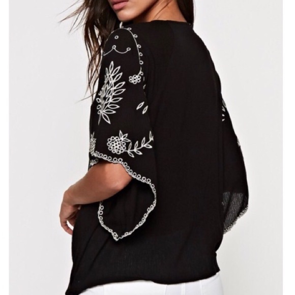 Last 1! 🌟Wrap Front Top - Picture 4 of 7